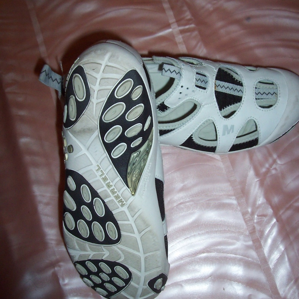 Merrill Rista Sneakers - Picture 2 of 3
